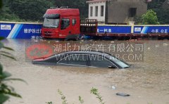 专救水淹车，江淮涉水清障车可在80cm水深作业